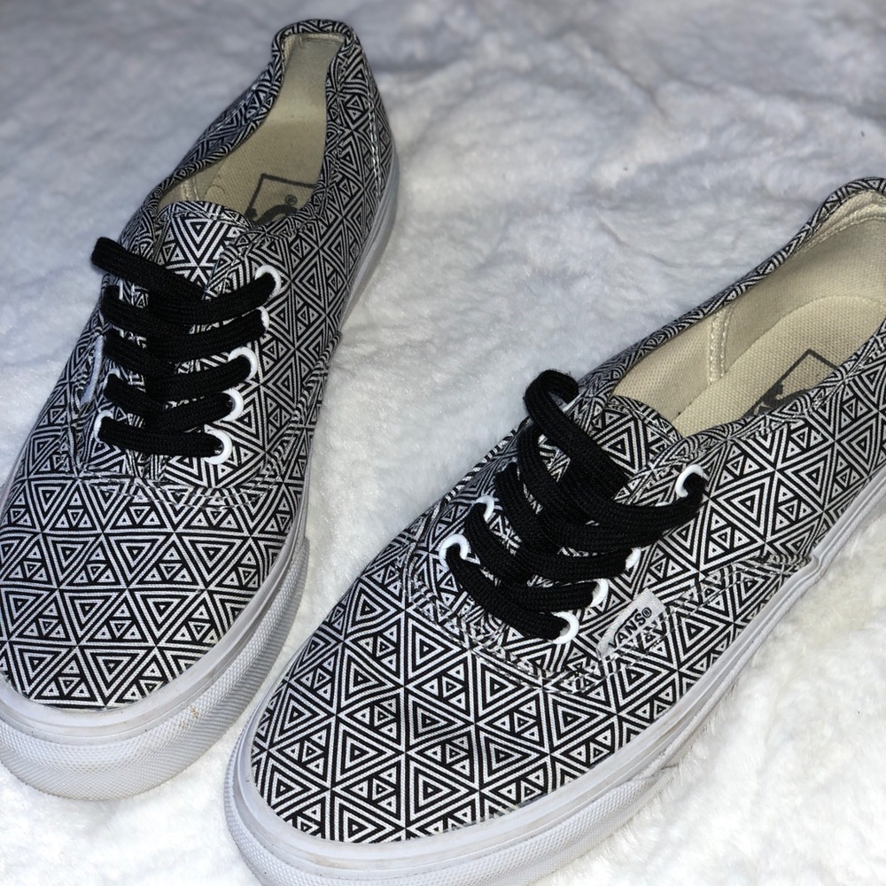 Black & White VANS